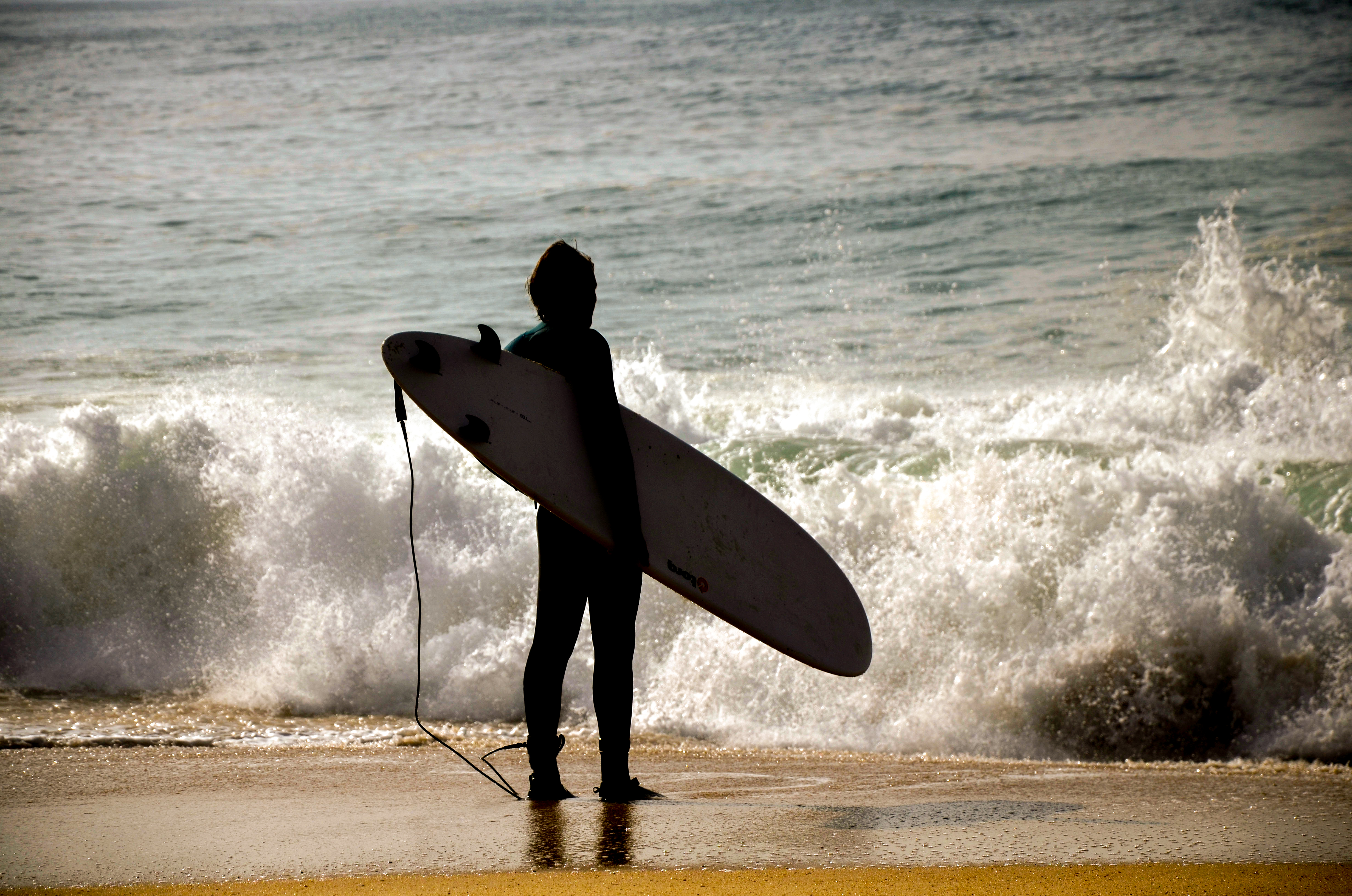 Big Waves - Solo Surfer - Hossegor